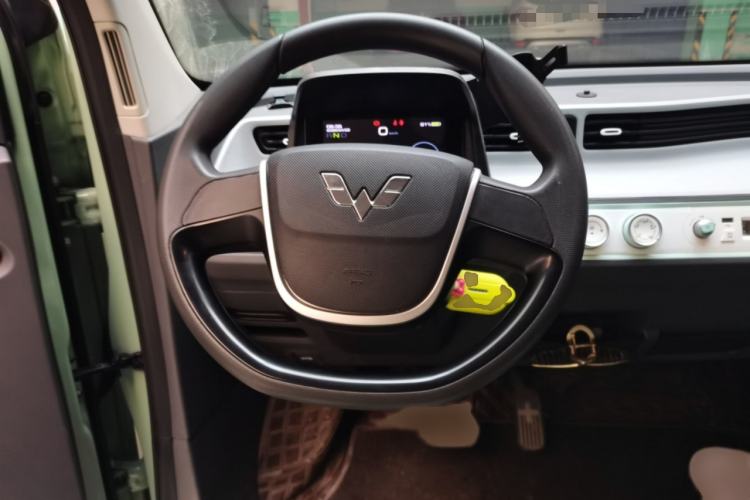 Used Wuling Hongguang MINIEV 2022 Macaron Premium Model – Lithium Iron Phosphate Steering Wheel