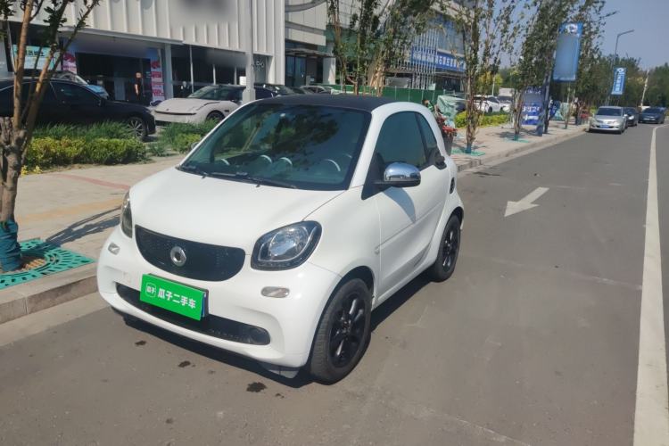 Used smart fortwo 2015 1.0L 52 kW hardtop Dynamic version
