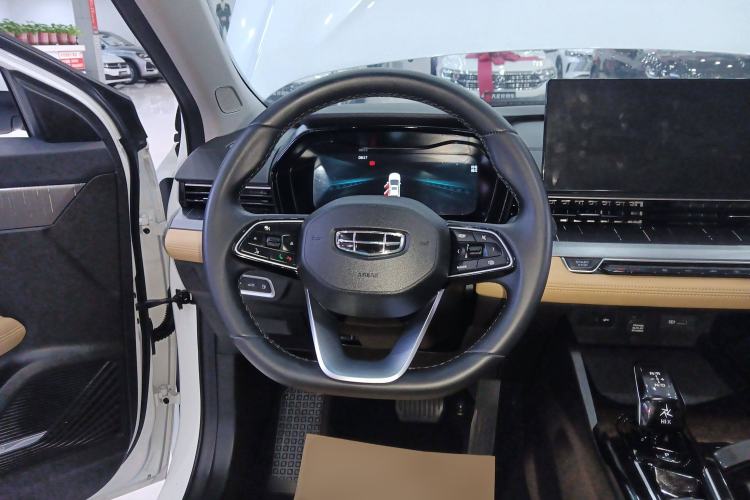 Used Geely Auto Emgrand L HiP 2024 Champion Edition 1.5TD-DHT Pro 100KM Excellence Model
