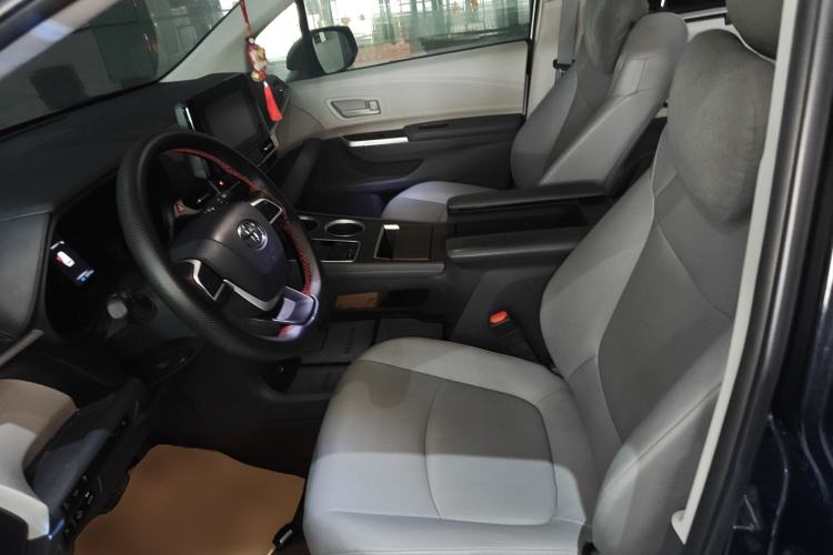 Used Toyota Granvia 2023 2.5L Hybrid Comfort Edition Left Front Seat