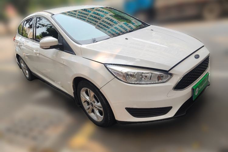 Used Ford Focus 2018 Hatchback Classic 1.6L Automatic Comfort Plus SmartDrive Edition Front Right 45 Deg