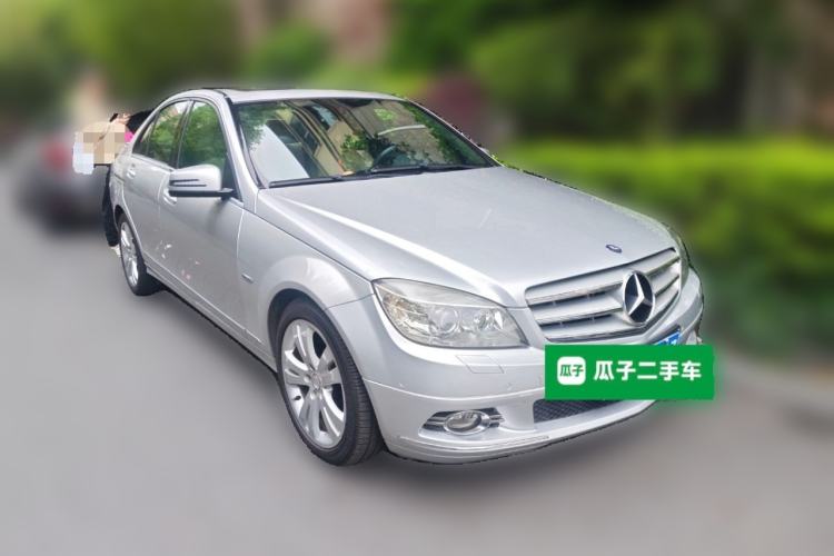 Used Mercedes-Benz C-Class 2010 C 200 CGI Fashion Model Front Right 45 Deg