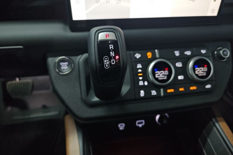 Used Land Rover Defender 2024 110 3.0T P400 X-DYNAMIC HSE
