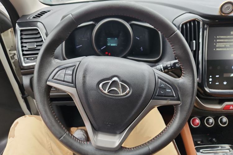 Used Oshan CX70 2017 Facelifted CX70T 1.5T Manual High-Performance Edition
