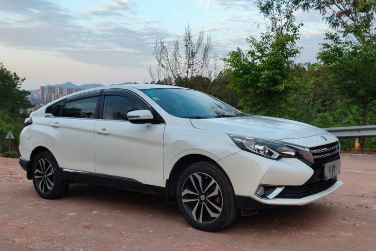 Used Venucia T90 2017 2.0L Manual ChenShang Edition Front Right 45 Deg