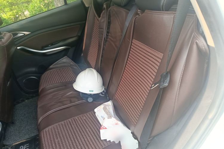 Used BYD Song 2017 Gaishe Upgrade Edition 1.5TID Automatic Elite Model Left Rear Seat