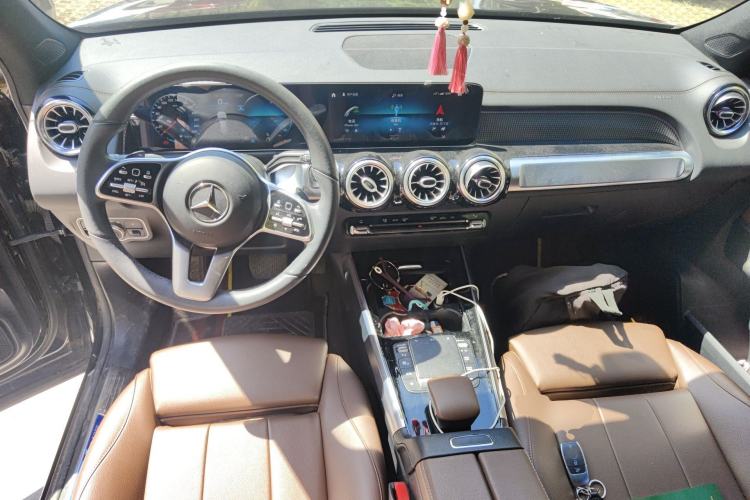 Used Mercedes-Benz GLB 2021 GLB 200 Fashion Model Center Console