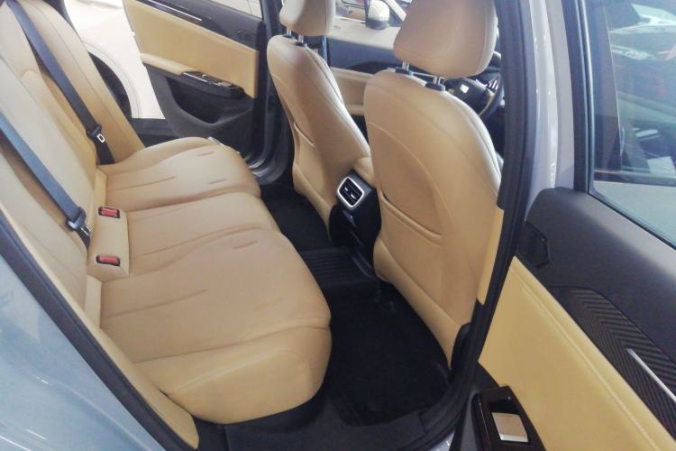 Used Geely Galaxy L6 2023 125km Starship