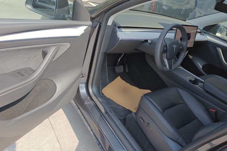 Used Tesla Model Y 2024 Rear-Wheel-Drive Version
