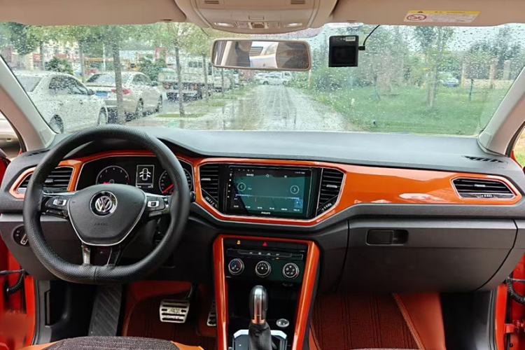 Used Volkswagen T-ROC 2018 230TSI DSG Two-Wheel Drive Advanced Version China V Standard