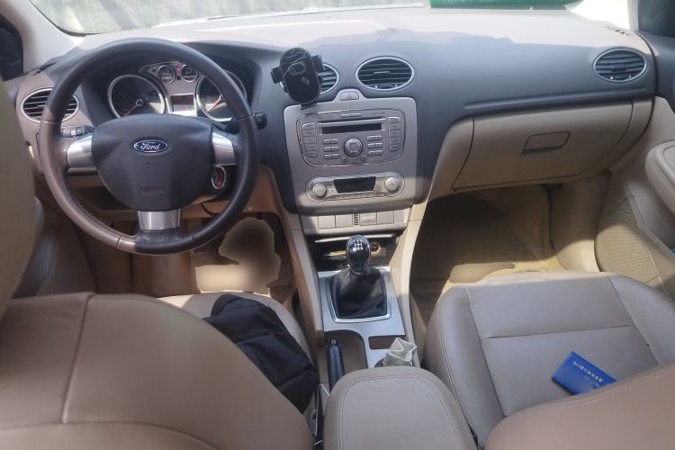 Used Ford Focus 2013 Hatchback Classic 1.8L Manual Fashion Edition Center Console