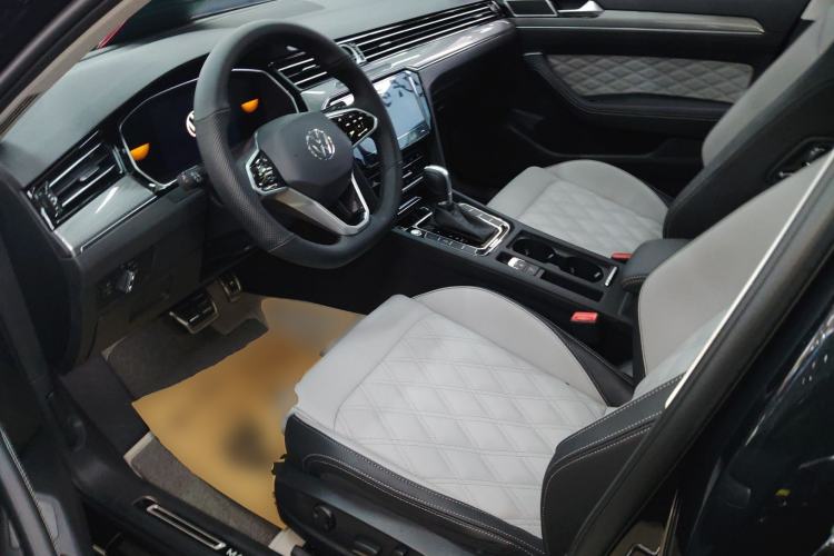 Used Volkswagen Magotan 2025 Zhongxiang Model 280TSI DSG Luxury Version
