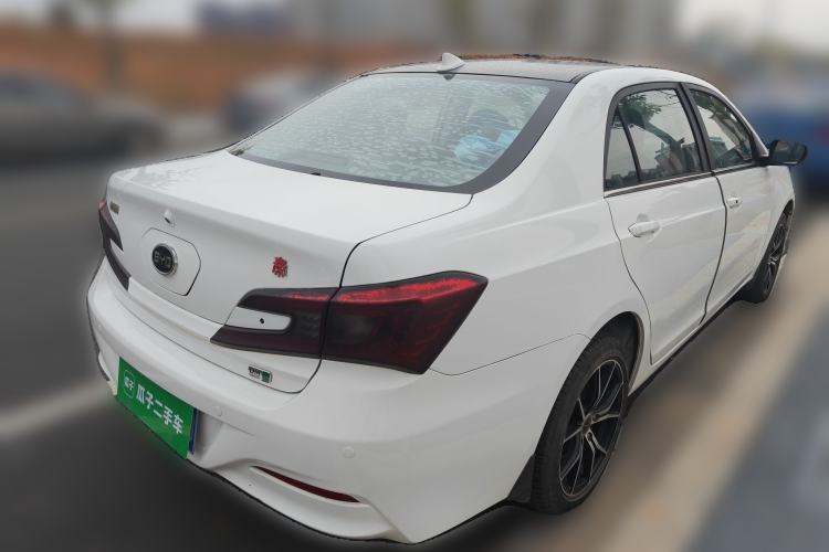 Used BYD Qin New Energy 2015 1.5T Dual-Crown Flagship Plus Edition
