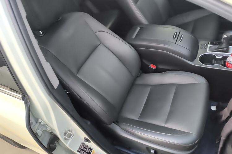 Used Toyota Highlander 2018 2.0T Four-Wheel Drive Luxury Version 7 Seats China VI Standard Right Front Seat