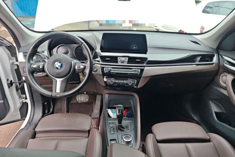 Used BMW X1 2022 sDrive25Li Leading Model Center Console