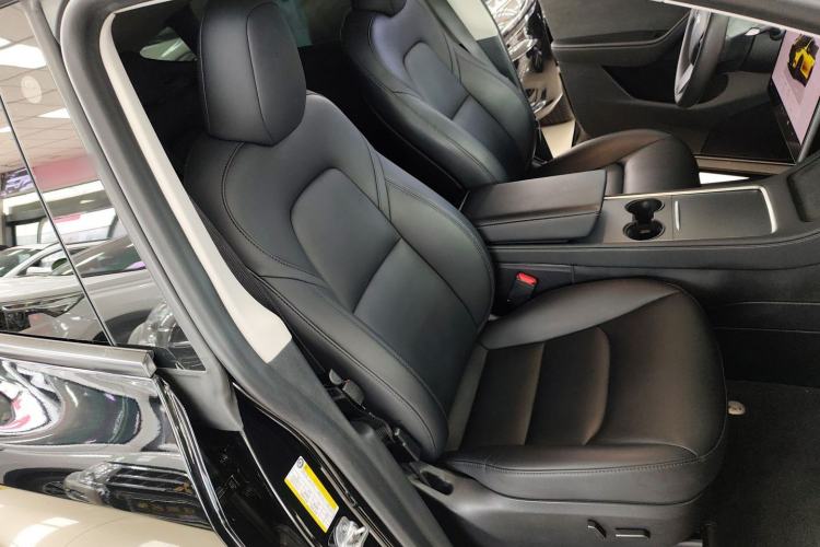 Used Tesla Model Y 2023 Rear-Wheel-Drive Version
