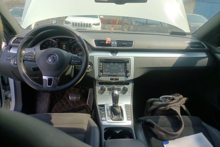 Used Volkswagen FAW-Volkswagen CC 2016 2.0 TSI Luxury Model Center Console