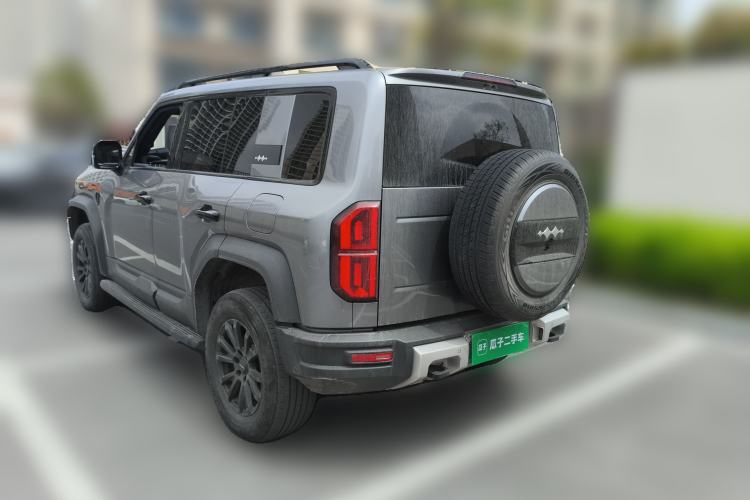 Used Formula Leopard 5 2023 Explore Edition
