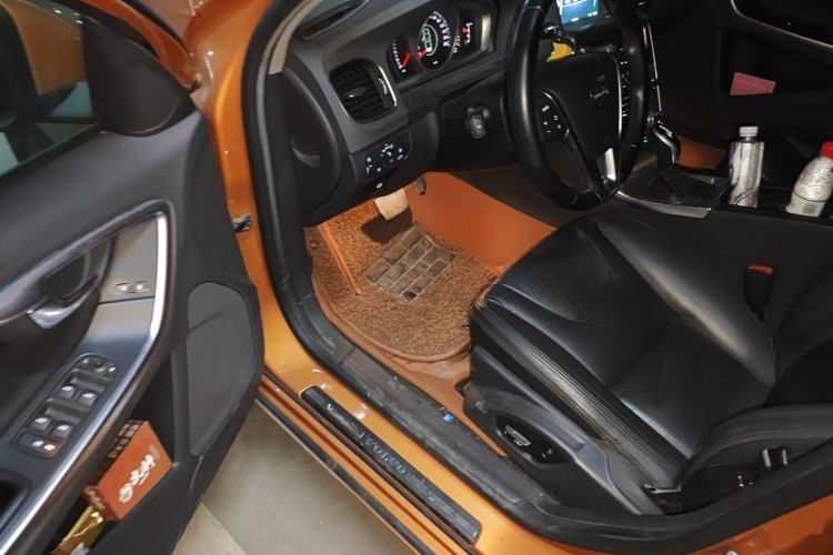 Used Volvo S60 2015 S60L 2.0T Zhiyuan Edition