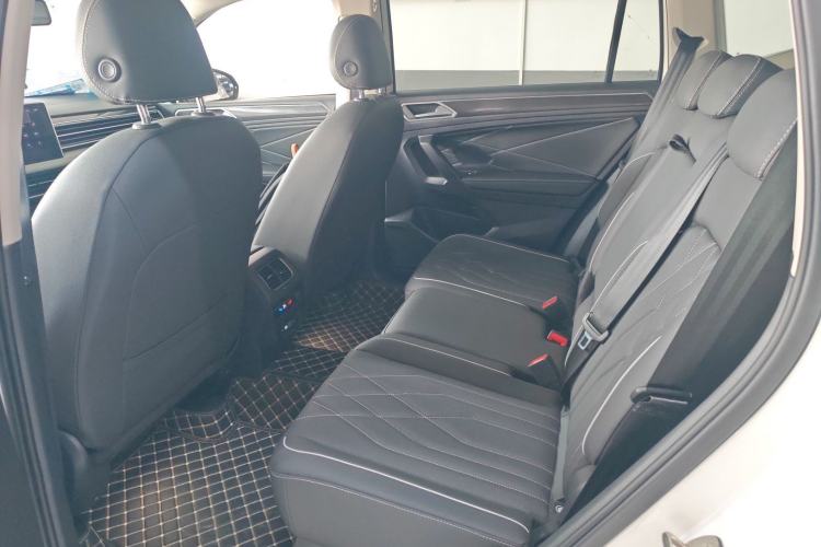 Used Volkswagen Tiguan L 2022 330TSI Automatic Two-Wheel Drive Smart Edition Left Rear Seat