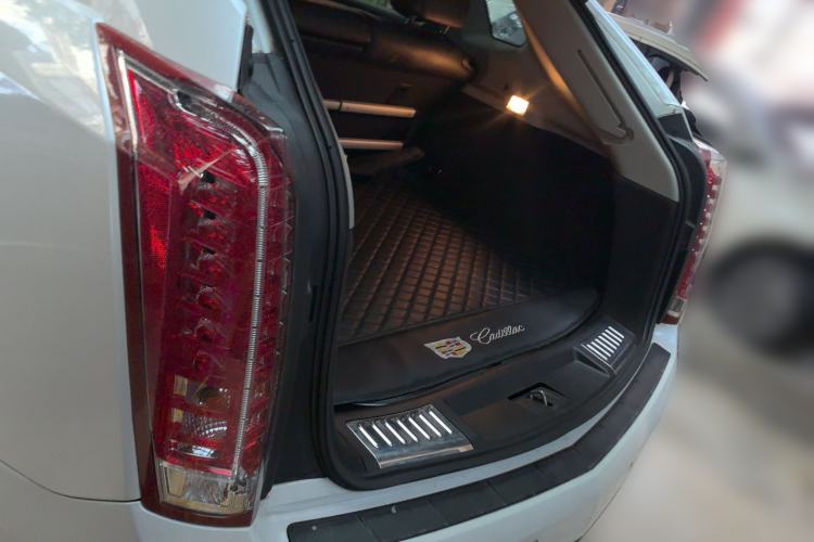Used Cadillac SRX 2015 3.0L Elite Model Trunk