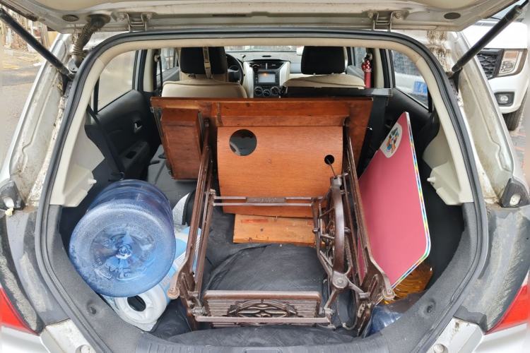 Used Venucia R50 2013 1.6L Manual Fashion Edition Trunk