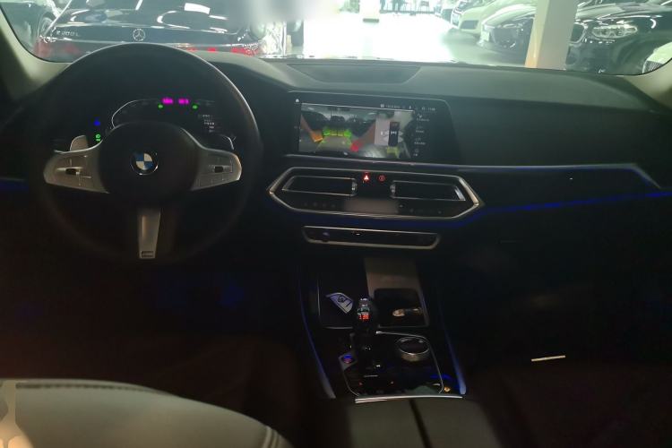 Used BMW X5 2022 xDrive 30Li Luxury M Sport Package