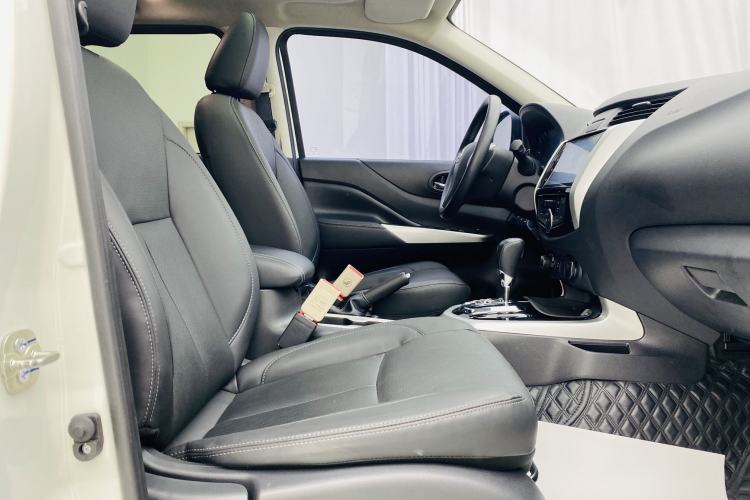 Used Nissan Terra 2020 2.5L XL Upper 4WD Automatic Four-Wheel Drive Luxury Edition Interior 3