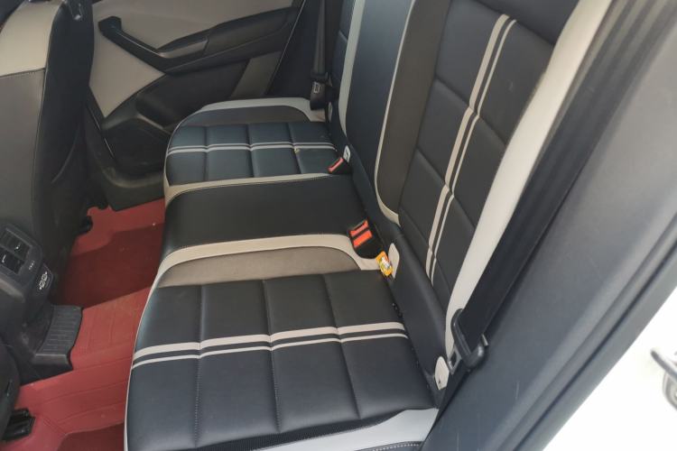 Used Volkswagen T-ROC 2023 300TSI DSG Two-Wheel-Drive Chen Guang Edition
