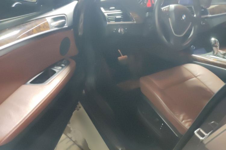 Used BMW X5 2011 xDrive35i Luxury Model
