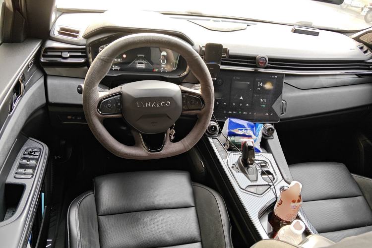 Used Lynk & Co 01 EM-P 2021 1.5TD PHEV Halo Center Console