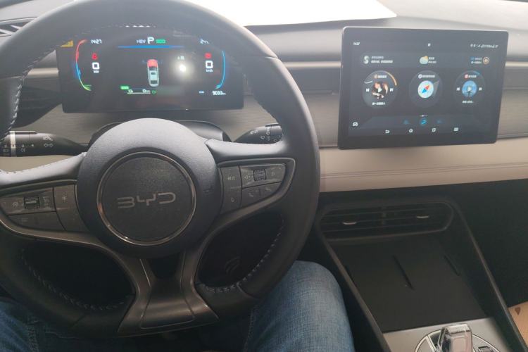 Used BYD Seal 05 DM-i 2025 DM-i Smart Drive 55KM Luxury Model Center Console