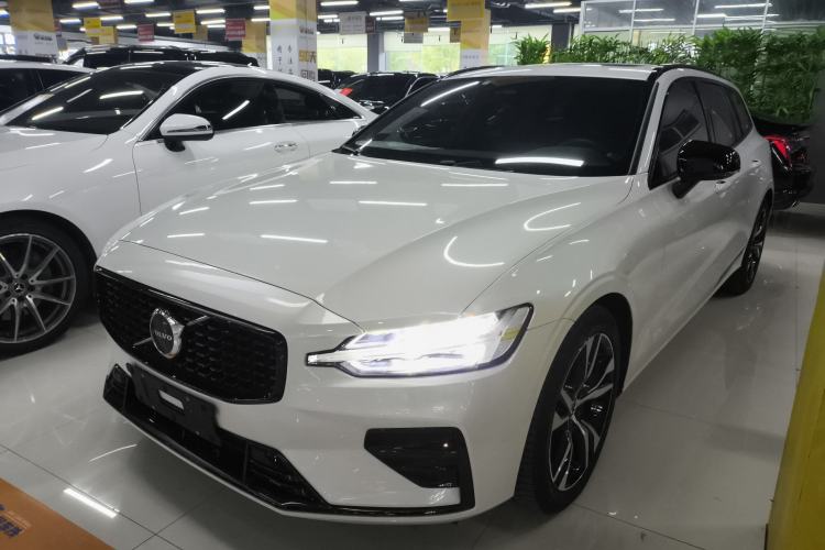 Used Volvo V60 2024 B5 Zhiyuan Sport Edition