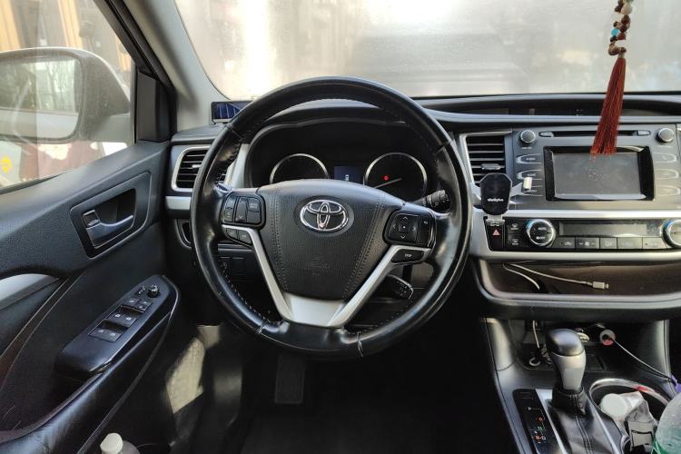 Used Toyota Highlander 2015 2.0T Two-Wheel Drive Luxury Edition 7 Seats
