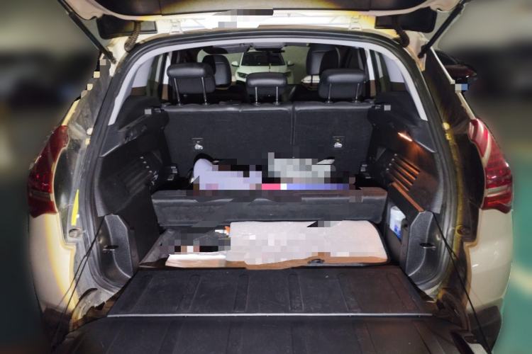 Used Peugeot 3008 2015 2.0L Automatic Trend Edition Trunk