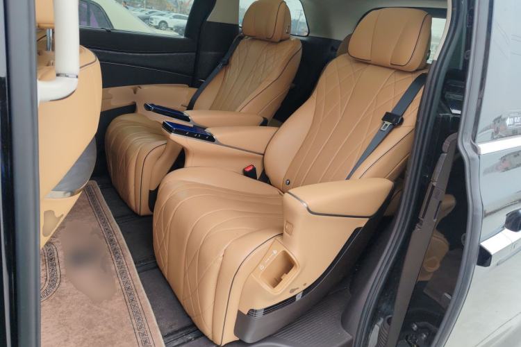 Used Denza D9 2024 DM-i 970 Luxury Model