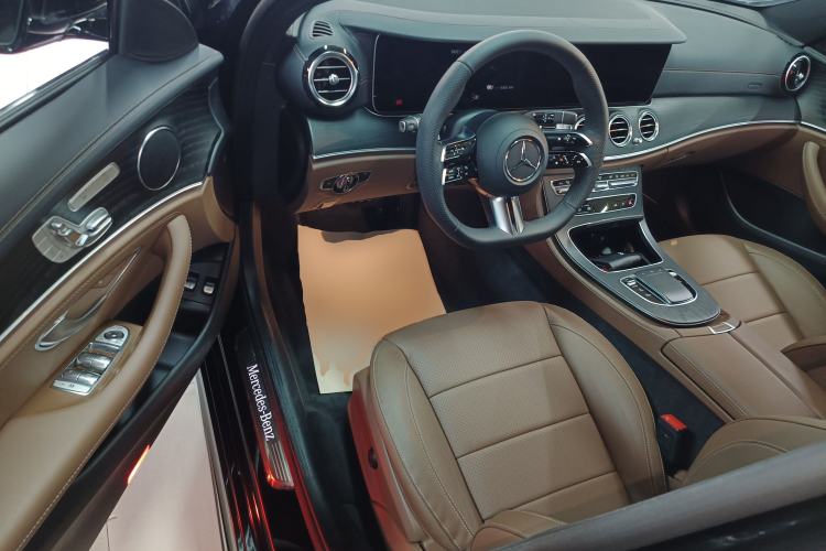 Used Mercedes-Benz E-Class New Energy 2022 Restyled E 350 e L Plug-in Hybrid Sports Sedan Driver Seat