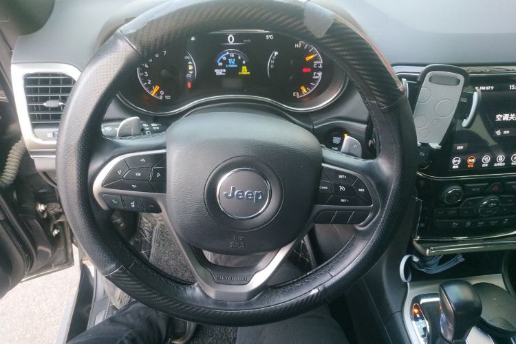 Used Jeep Grand Cherokee 2020 3.0L Elite Navigation Edition Steering Wheel