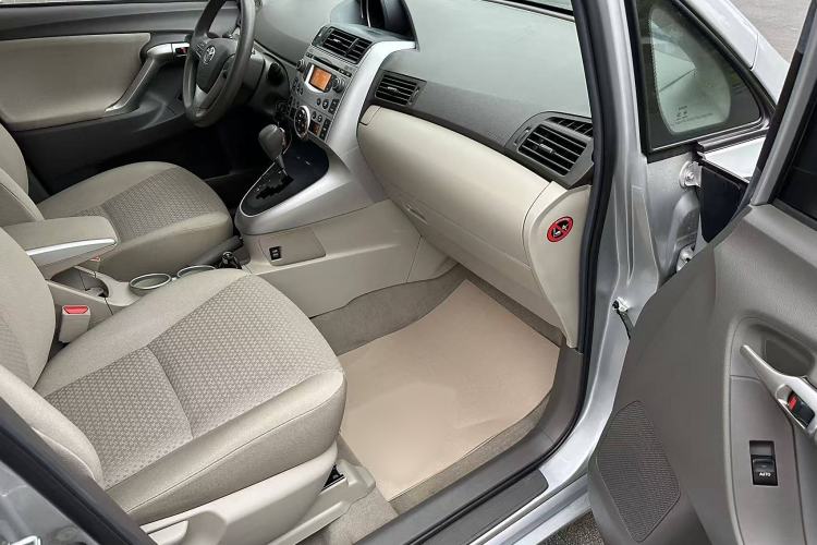 Used Toyota Verso 2014 Starlight 180G CVT Comfortable Multi-Function Edition