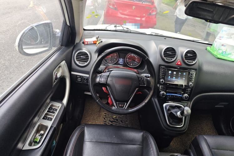 Used Haval H6 2014 Upgraded Model 1.5T Manual Two-Wheel Drive Elite Version
