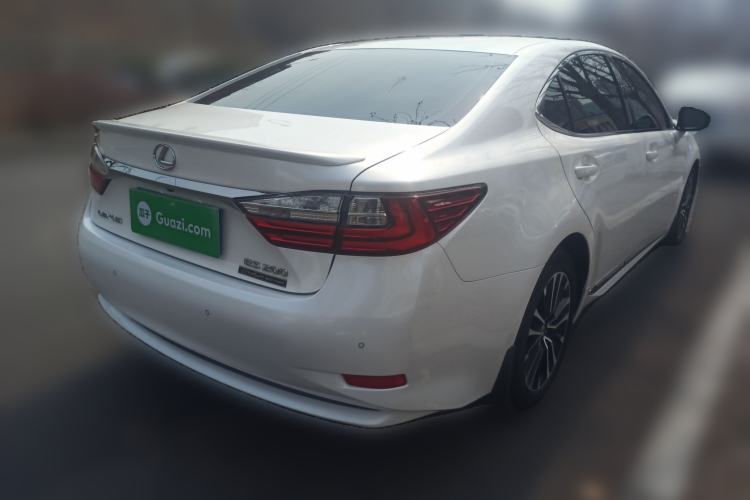 Used Lexus ES 2016 200 Midnight Special Limited Edition Rear Right 45 Deg