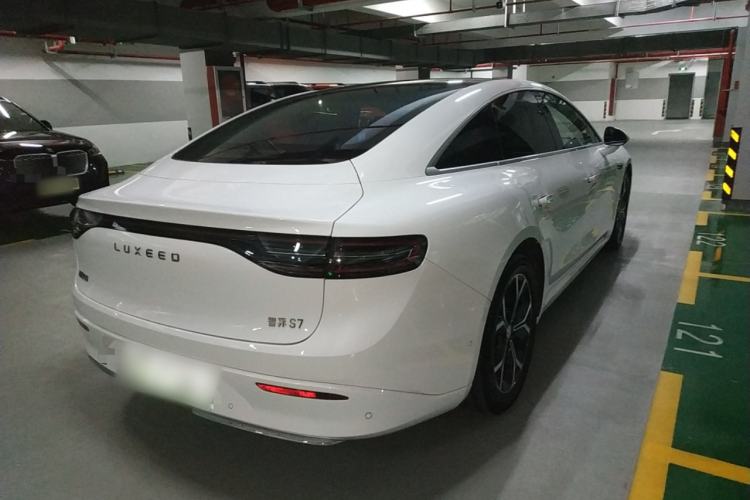 Used Hima Luxeed S7 2024 Pro Rear-Drive Long-Range Version Rear Right 45 Deg