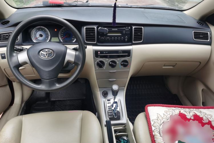 Used Toyota Corolla EX 2013 1.6L Automatic Luxury Edition Center Console