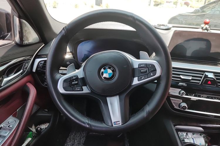 Used BMW 5 Series 2019 530Li Luxury Edition M Sport Package Steering Wheel
