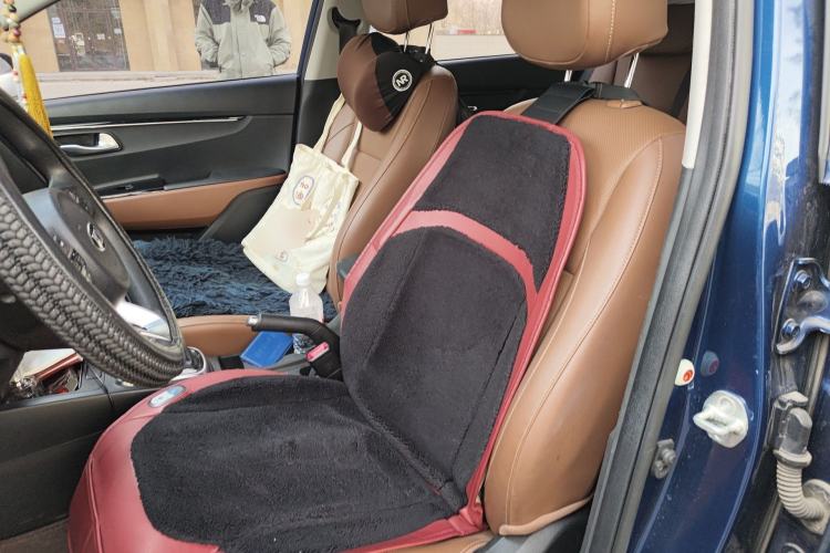 Used Kia KX Cross 2017 1.4L AT GLS
