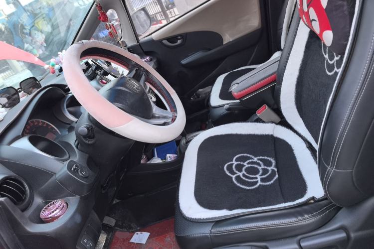 Used Honda Fit 2011 1.3L automatic comfort version
