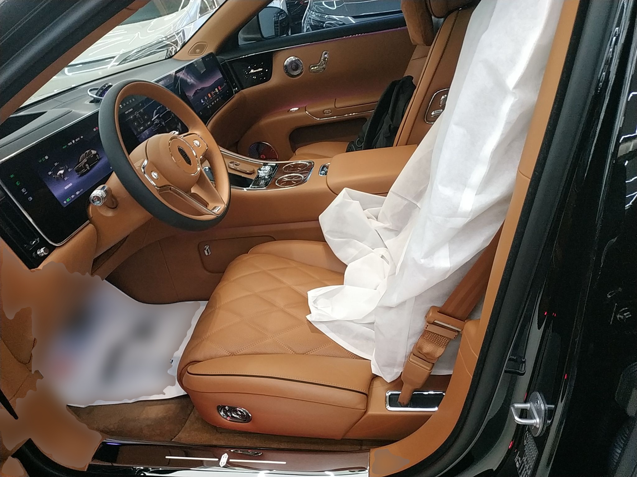 المقاعد الأمامية داخل السيارة