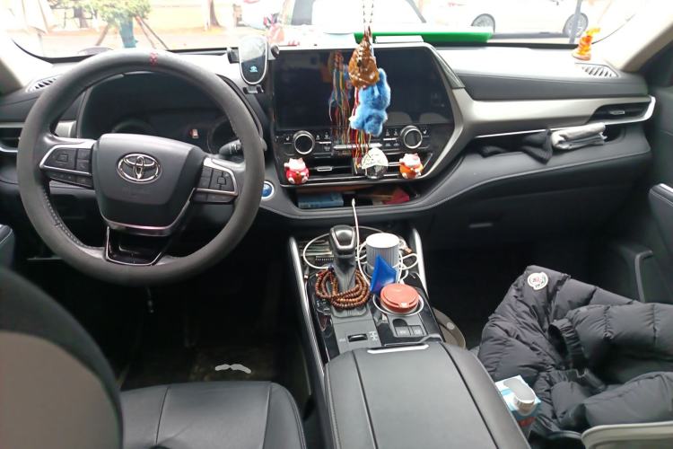 Used Toyota Highlander 2022 Dual-Engine 2.5L Four-Wheel Drive Prestige Version 7 Seats