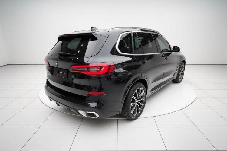 Used BMW X5 2022 Restyled xDrive 30Li Luxury Version M Sport Package
