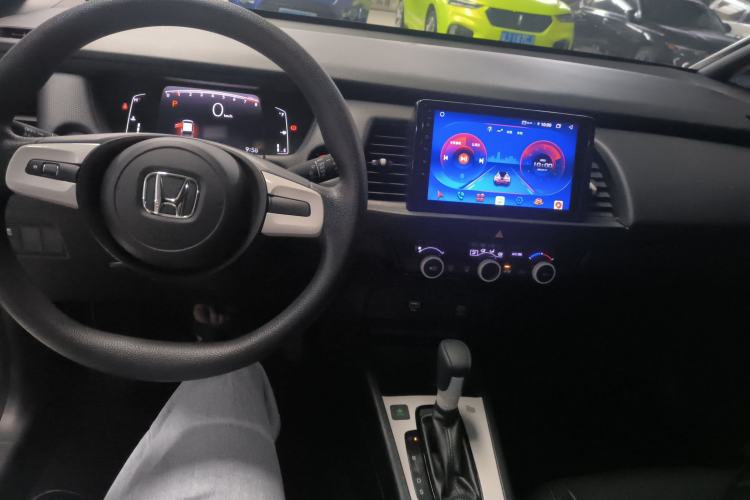 Used Honda Fit 2021 1.5L CVT Trend Edition Center Console